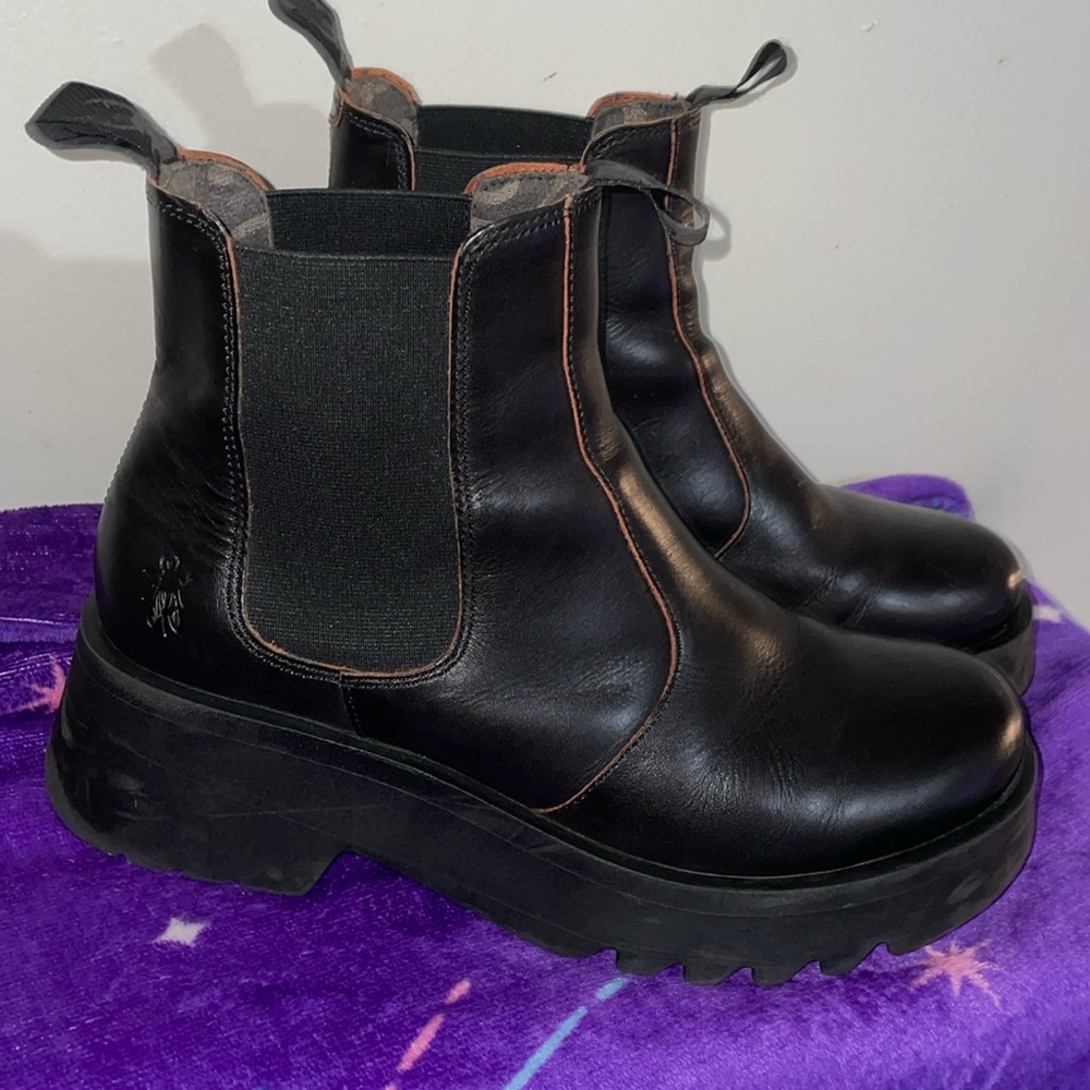 🪰Fly London Medi Boots